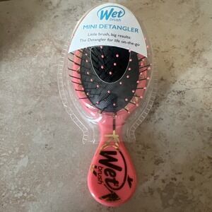Wet Brush Mini Detangler Little Brush Big Results 5.5" Hair Brush 1pc BWR832TRIA